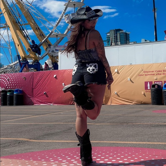 CUSTOM COW PRINT OUTFIT SIZE 8 (M) Hand painted - Picture 2 of 4